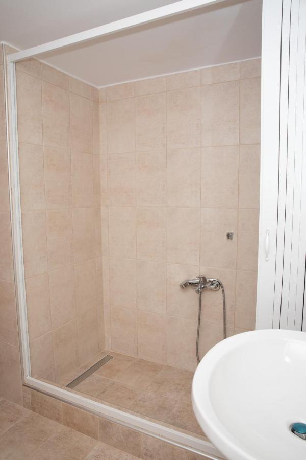 White Heaven Apartment Lakkion ภายนอก รูปภาพ