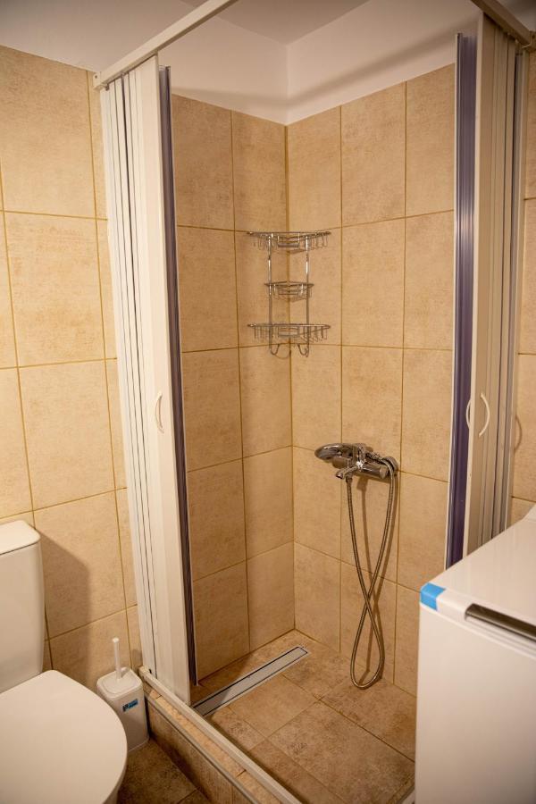 White Heaven Apartment Lakkion ภายนอก รูปภาพ